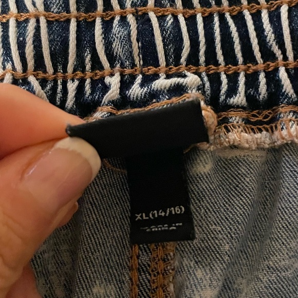 Art Class girls blue acid wash shorts size XL 14/16 - Picture 4 of 4